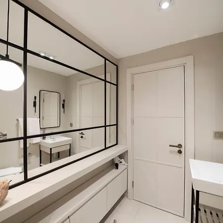 Helis Premium Aparthotel *